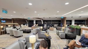 Read more about the article Comprehensive Guide to Toronto Pearson Airport Amenities